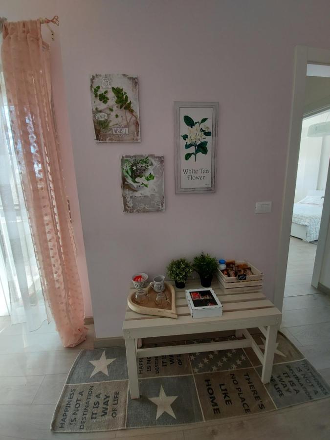 La Pineta - Delightful Small Apartment Near The City Center 라킬라 외부 사진