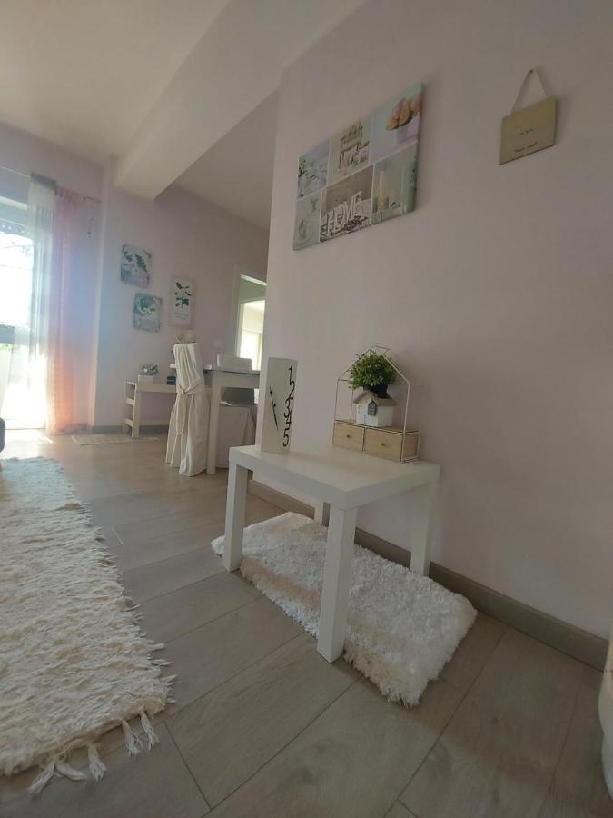 La Pineta - Delightful Small Apartment Near The City Center 라킬라 외부 사진