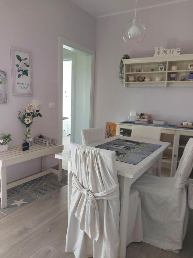 La Pineta - Delightful Small Apartment Near The City Center 라킬라 외부 사진
