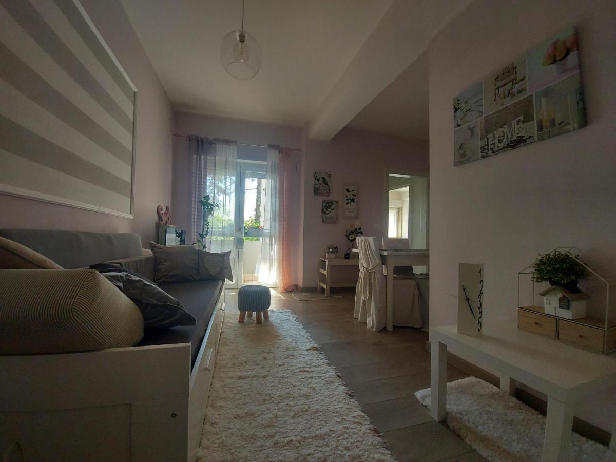 La Pineta - Delightful Small Apartment Near The City Center 라킬라 외부 사진